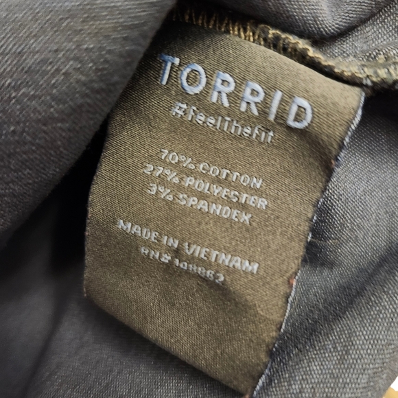 Torrid Cropped Collarless Denim Jacket Size 2 - Picture 6 of 8